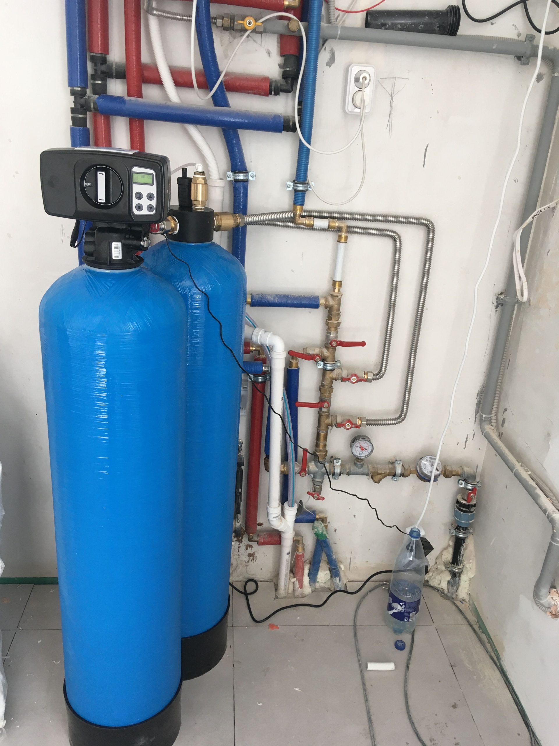Vandens filtrų montavimas: kaip išvengti klaidų planuojant rūsio erdvę